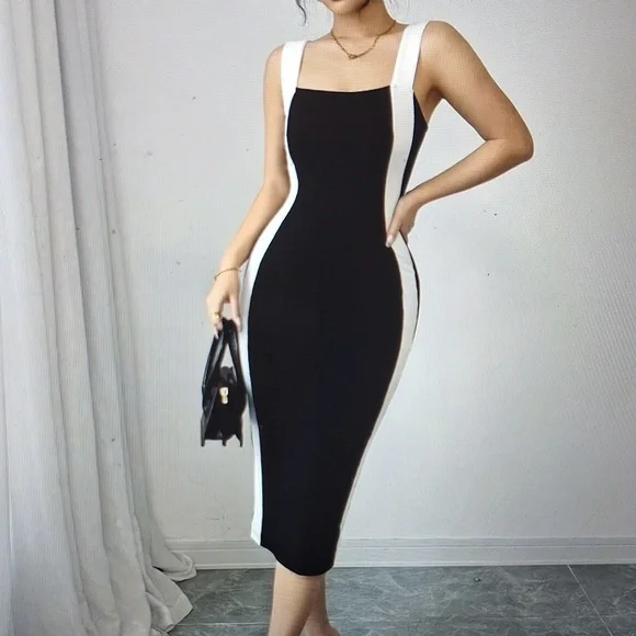 Elegant Black and White Bodycon Dress - Picture 3 of 5